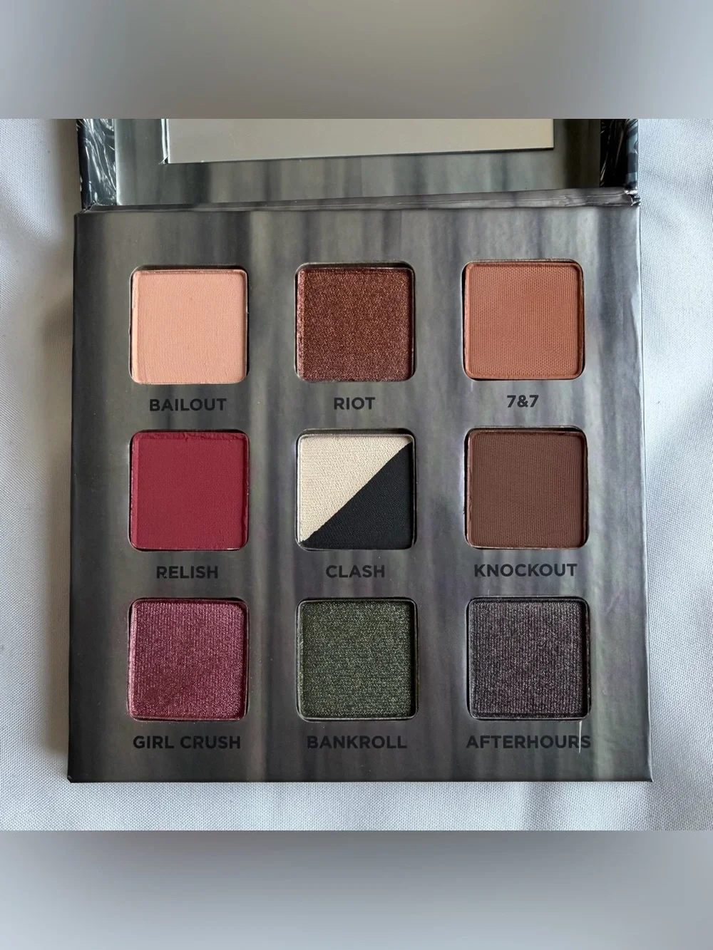 Urban Decay Eyeshadow Palette - Troublemaker palette and travel size mascara